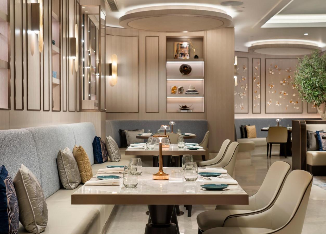 Address Istanbul Hotel Luaran gambar The interior of the restaurant