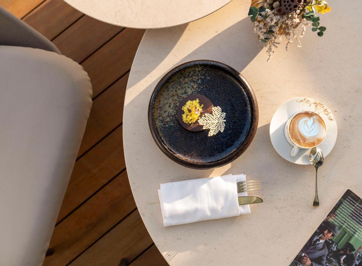 Address Istanbul Hotel Luaran gambar The Terrace