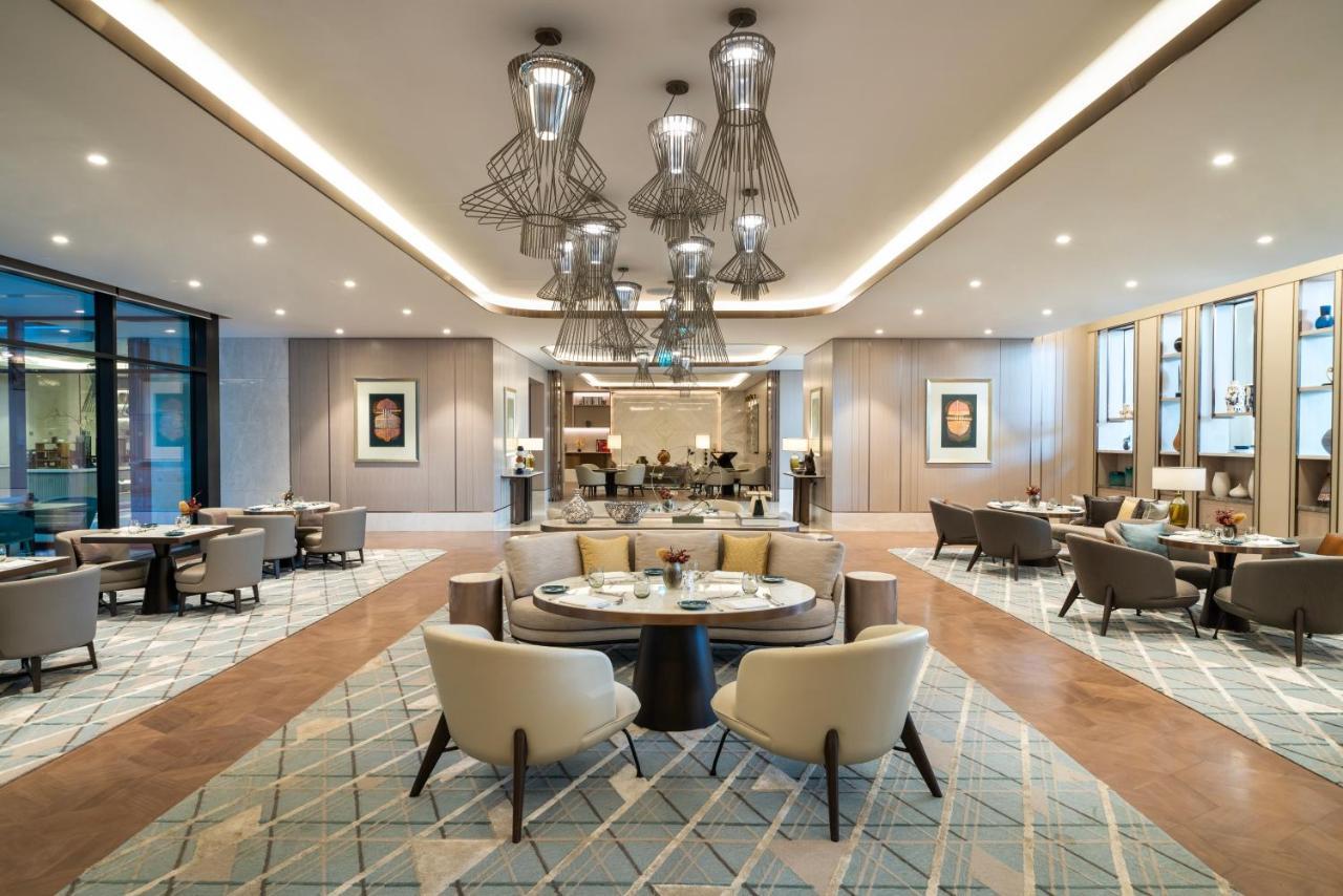 Address Istanbul Hotel Luaran gambar The Club at London Heathrow Airport