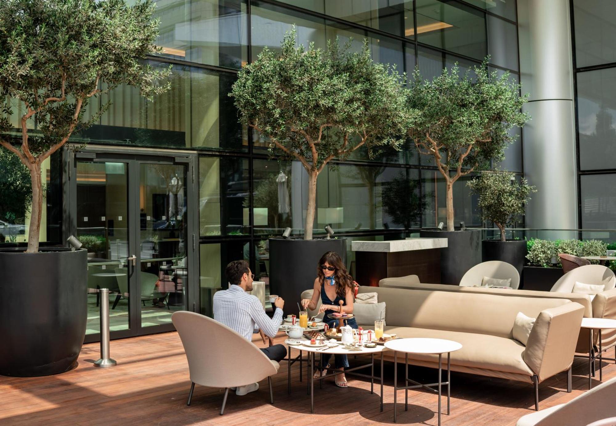Address Istanbul Hotel Luaran gambar The lounge at the airport